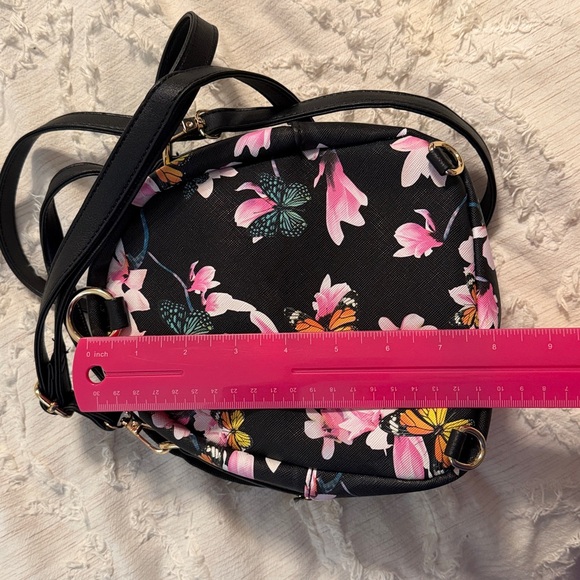 Floral Crossbody Bag can be worn as mini backpack see pics for measurements - Picture 4 of 7